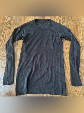 Lululemon Black Seamless Long Sleeve Top Size 8 Thumbholes Run For Cheese Shirt